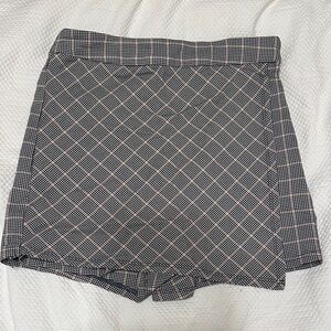 Garage Black and White Checkered Skort